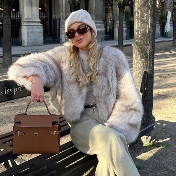 Iconico Cappotto Corto in Pell - Street Fashion Week recensione e prezzo
